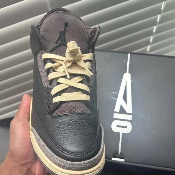 Jordan Black and Gray Sneakers with Cream Accents - Picture 2 of 3